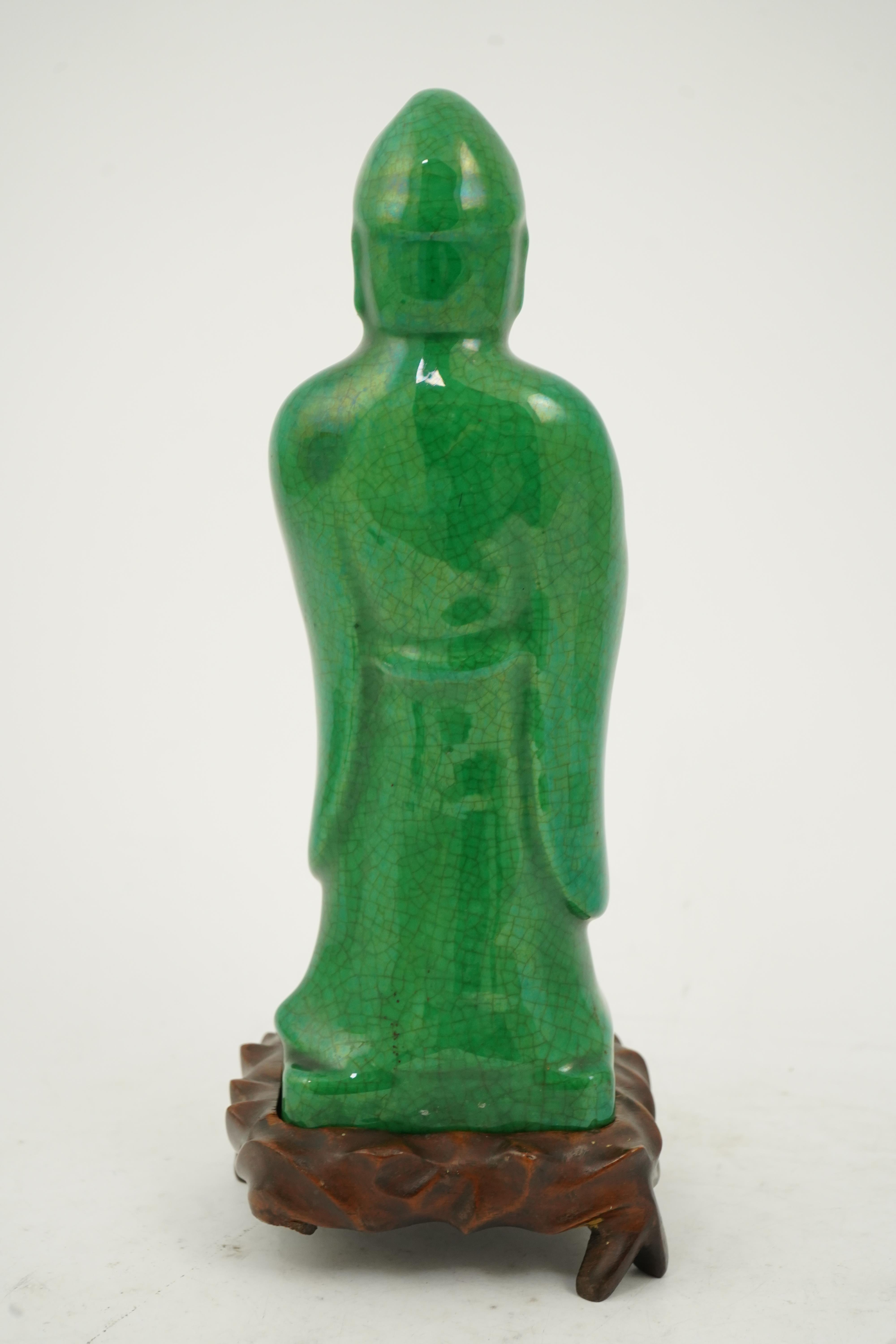 A Chinese green crackle-glazed figure of Shouxing, 18th/19th century